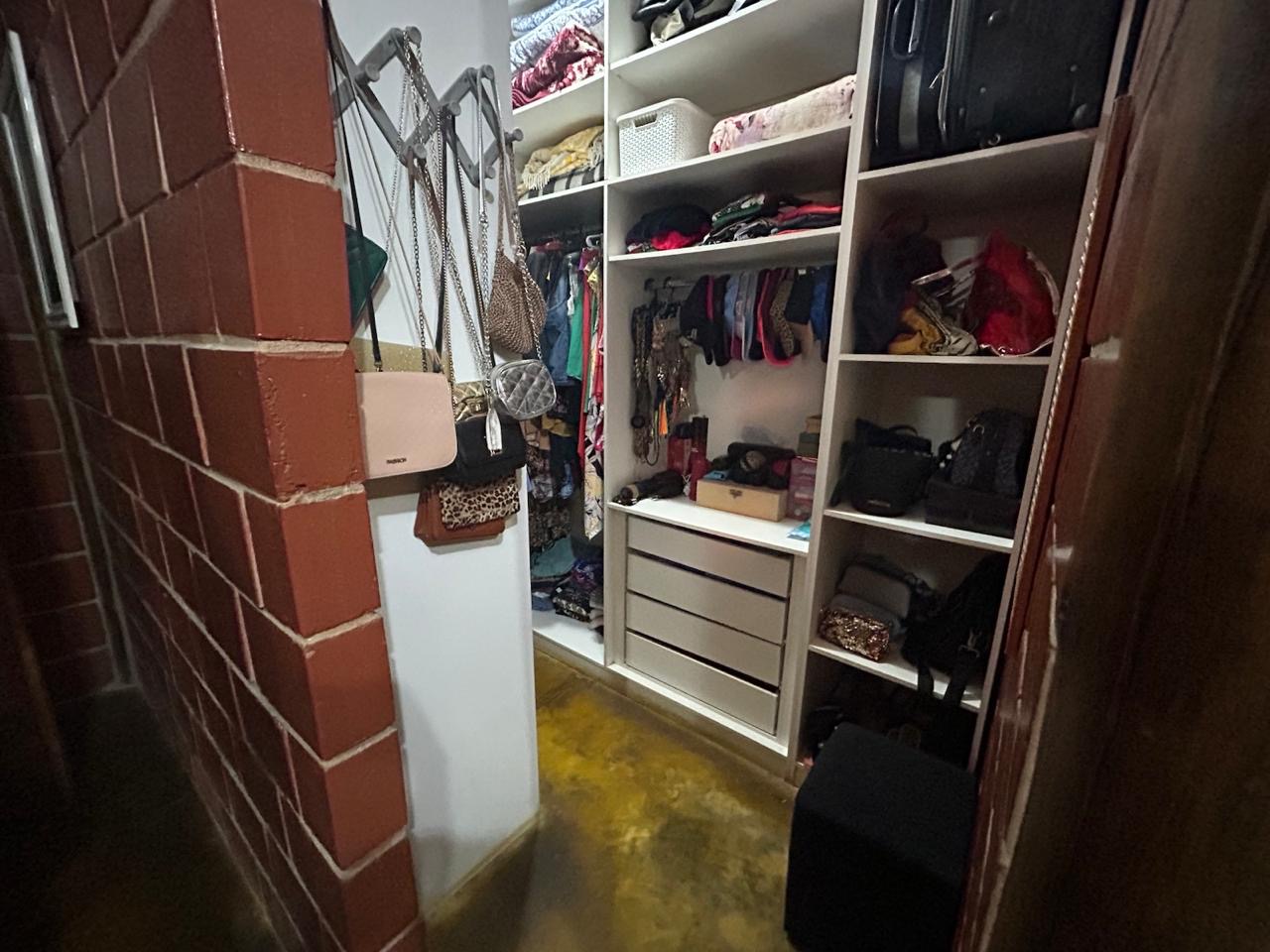 Chácara dentro da cidade de Santa Branca imagem 29