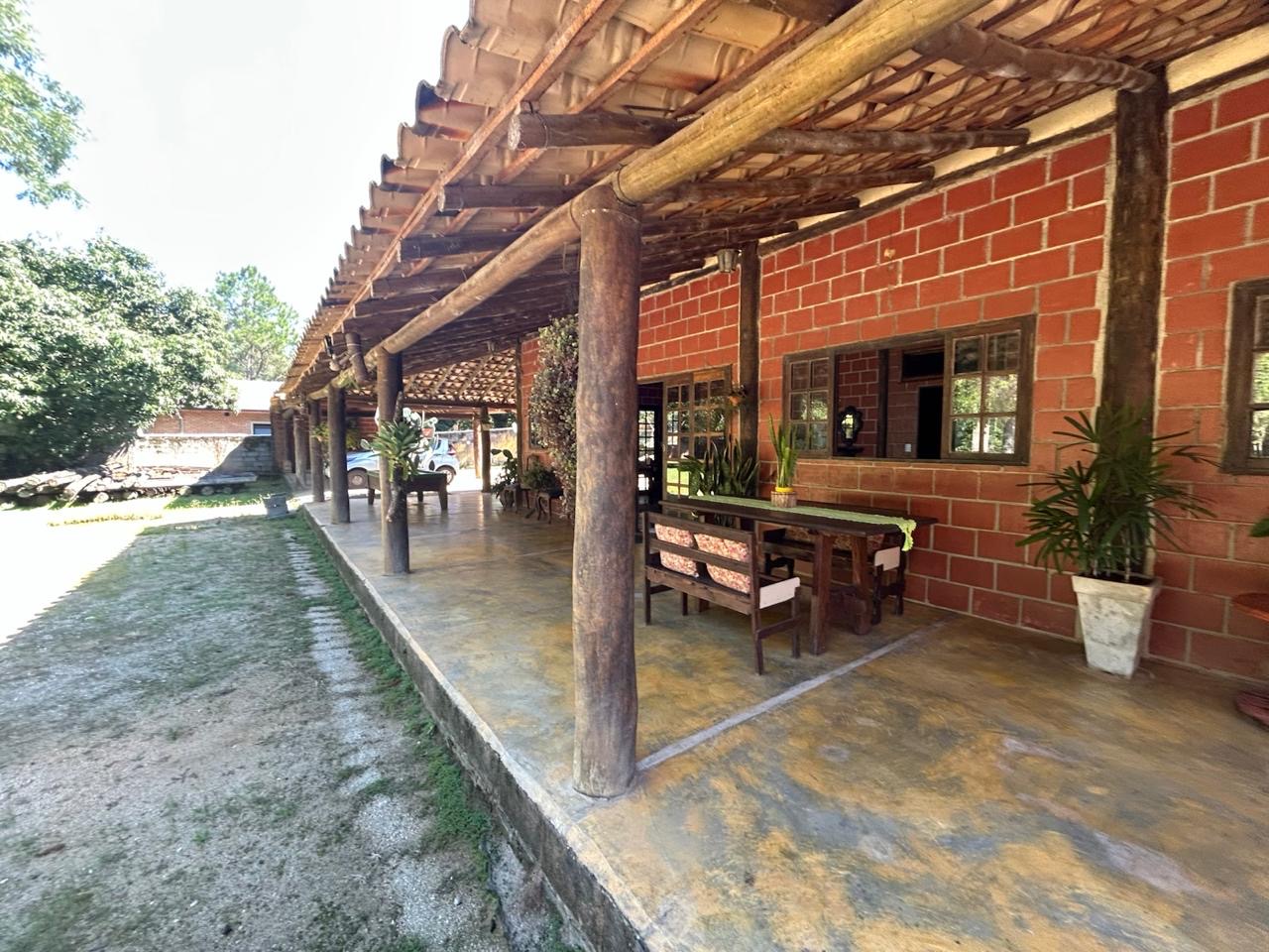 Chácara dentro da cidade de Santa Branca imagem 33